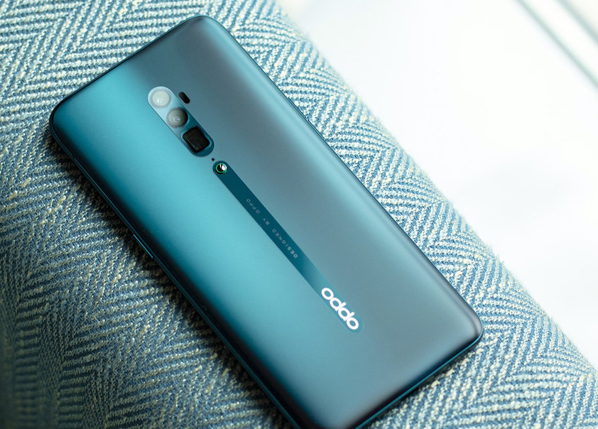 opporeno10是曲屏还是直屏